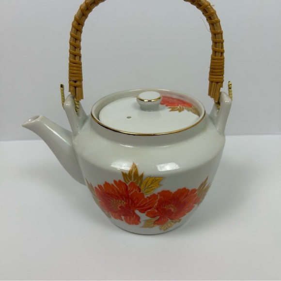 Otagiri Peony Teapot red & gold on white porcelain with bamboo rattan handle - Picture 1 of 10